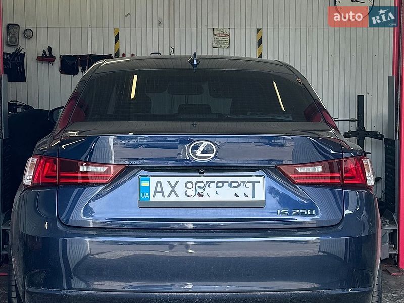 Седан Lexus IS 2014 в Києві