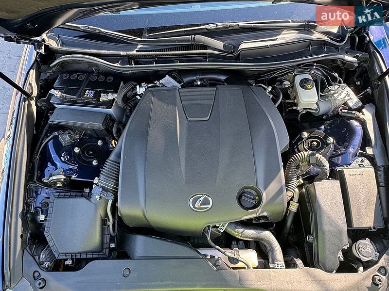 Седан Lexus IS 2014 в Києві