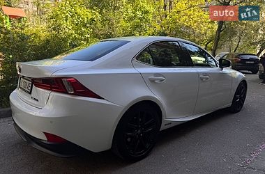 Седан Lexus IS 2014 в Львові
