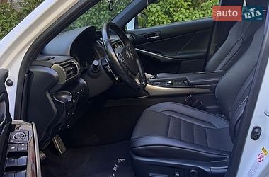 Седан Lexus IS 2014 в Львові