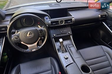 Седан Lexus IS 2014 в Львові