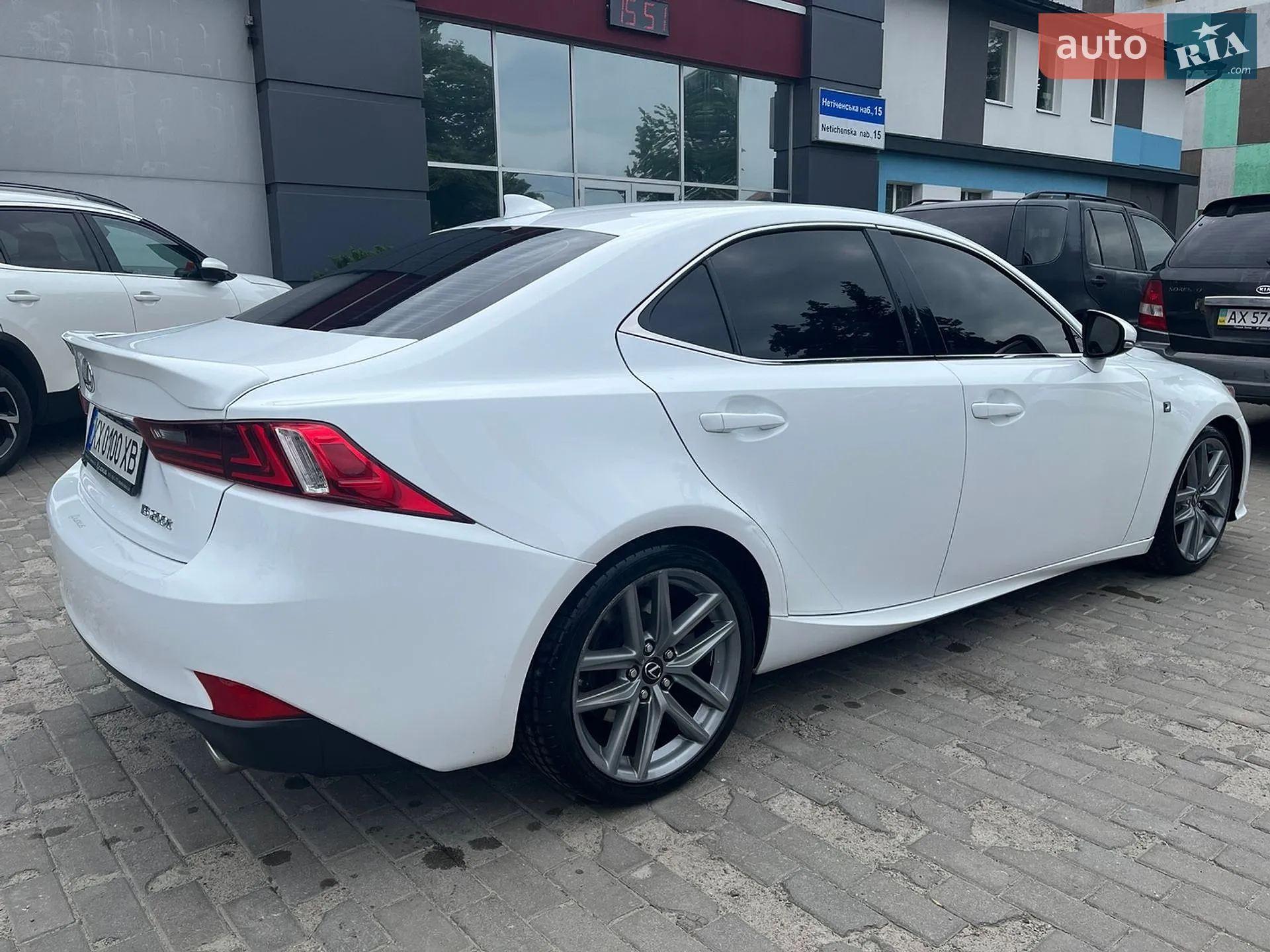 2016 Lexus IS - мініатюра 8