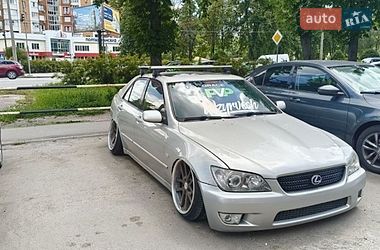 Седан Lexus IS 2002 в Полтаве