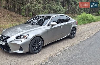 Седан Lexus IS 2017 в Миргороді