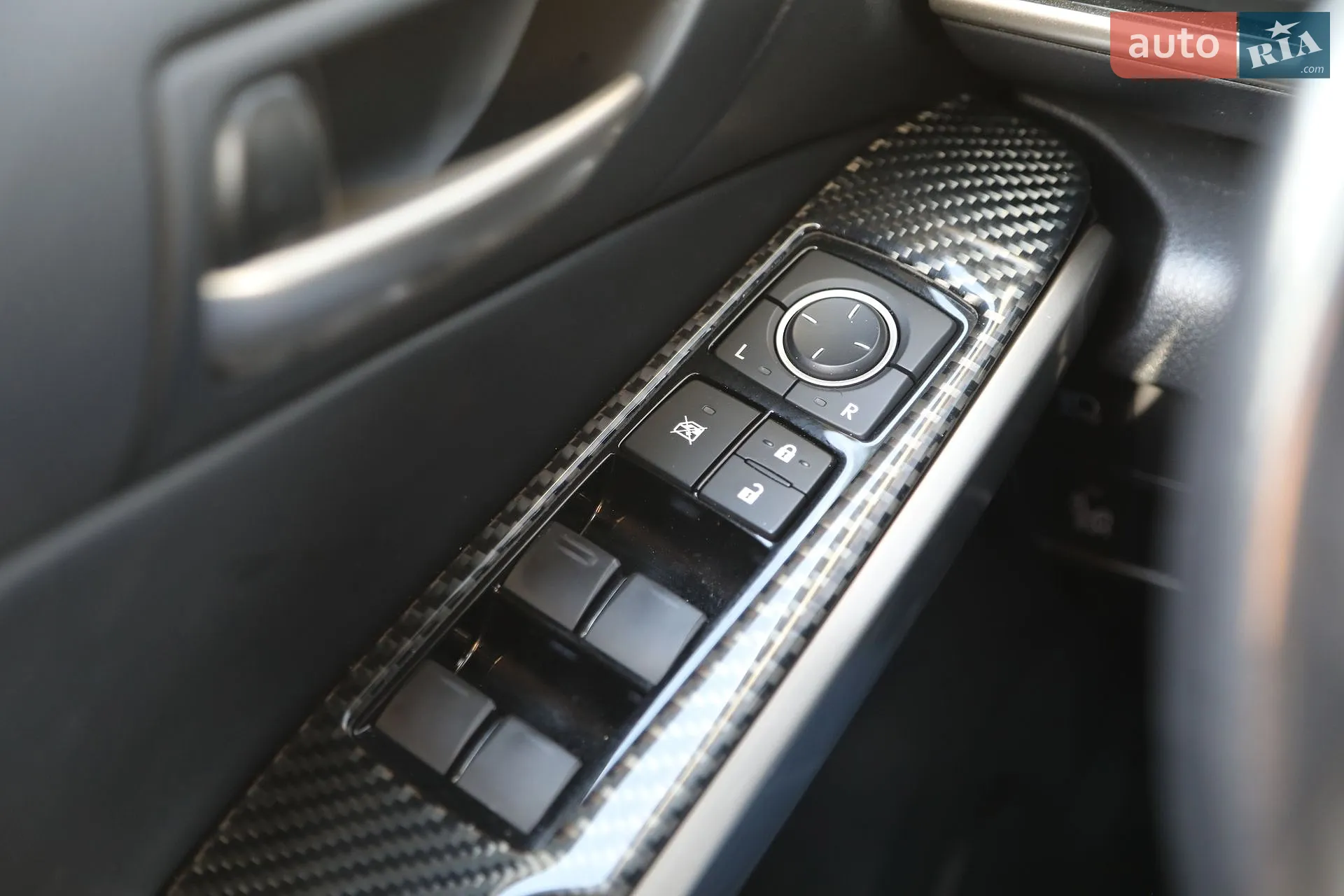 2019 Lexus IS - мініатюра 30