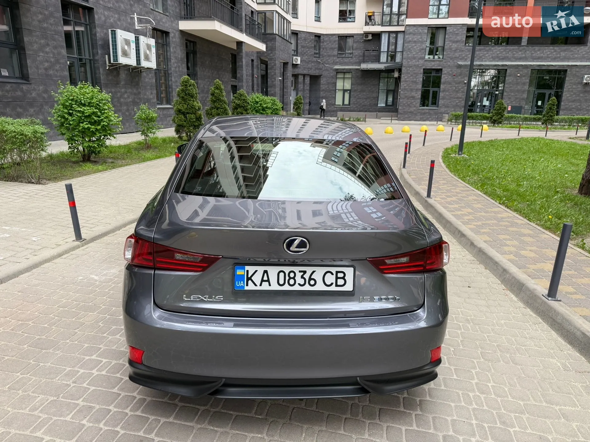 2016 Lexus IS - мініатюра 9