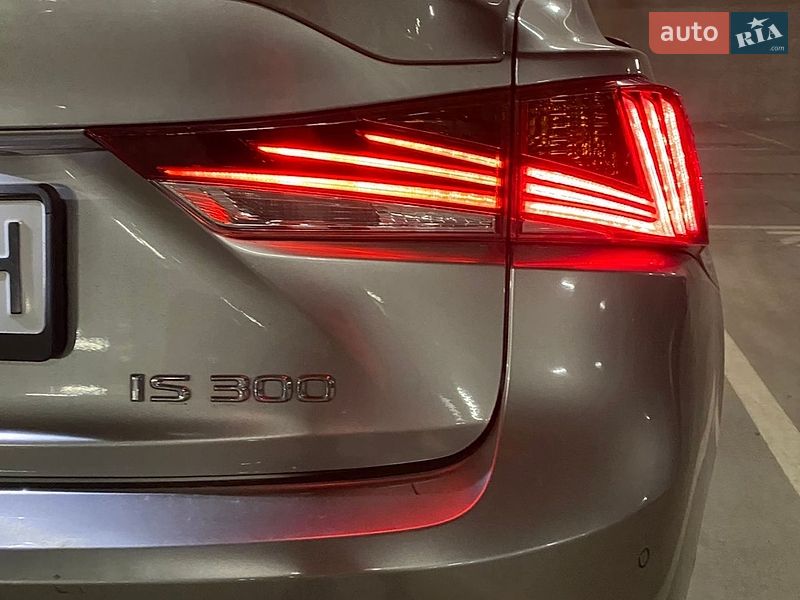 Седан Lexus IS 2018 в Киеве
