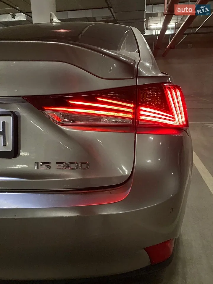 2018 Lexus IS - мініатюра 40