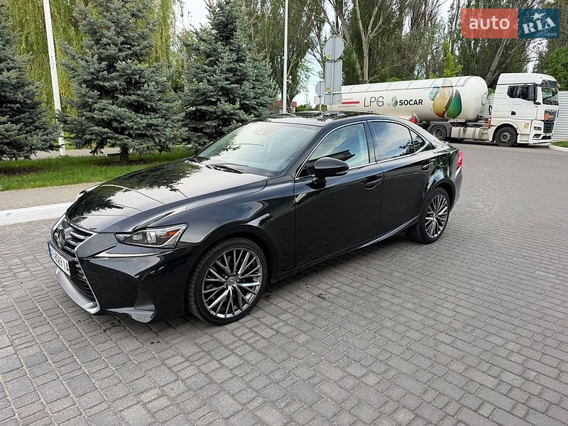 Lexus IS 2017