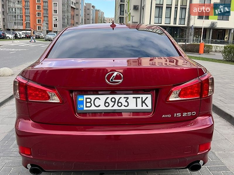 Седан Lexus IS 2012 в Львове