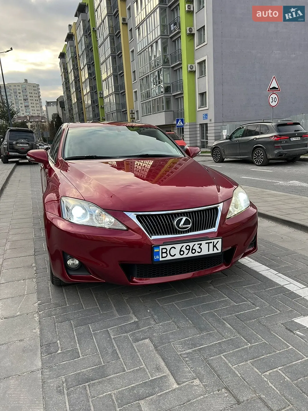 2012 Lexus IS - мініатюра 26