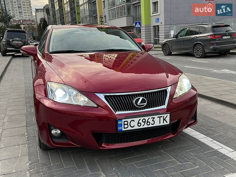 Седан Lexus IS 2012 в Львове