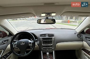 Седан Lexus IS 2012 в Львове