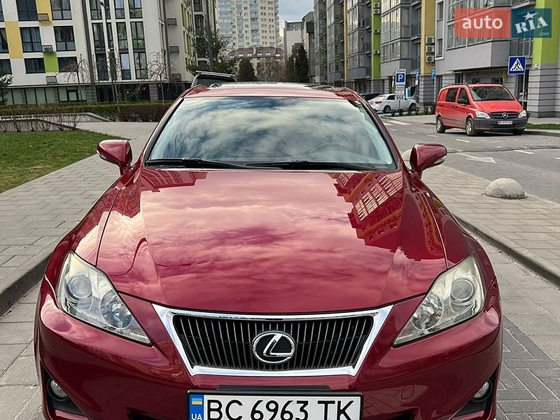 Седан Lexus IS 2012 в Львове