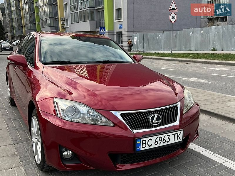 Седан Lexus IS 2012 в Львове