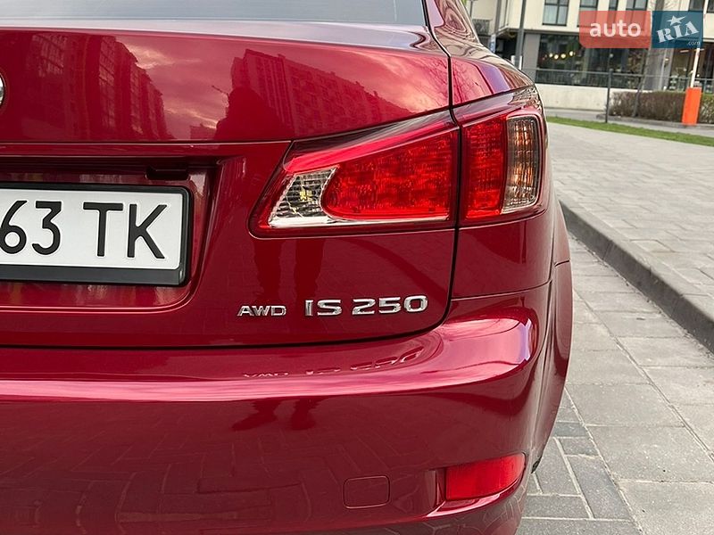Седан Lexus IS 2012 в Львове