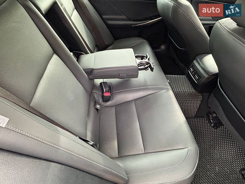Седан Lexus IS 2014 в Києві фото 23 Седан Lexus IS 2014 в Києві