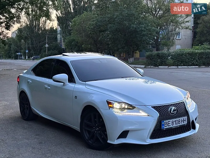 Lexus IS 2013