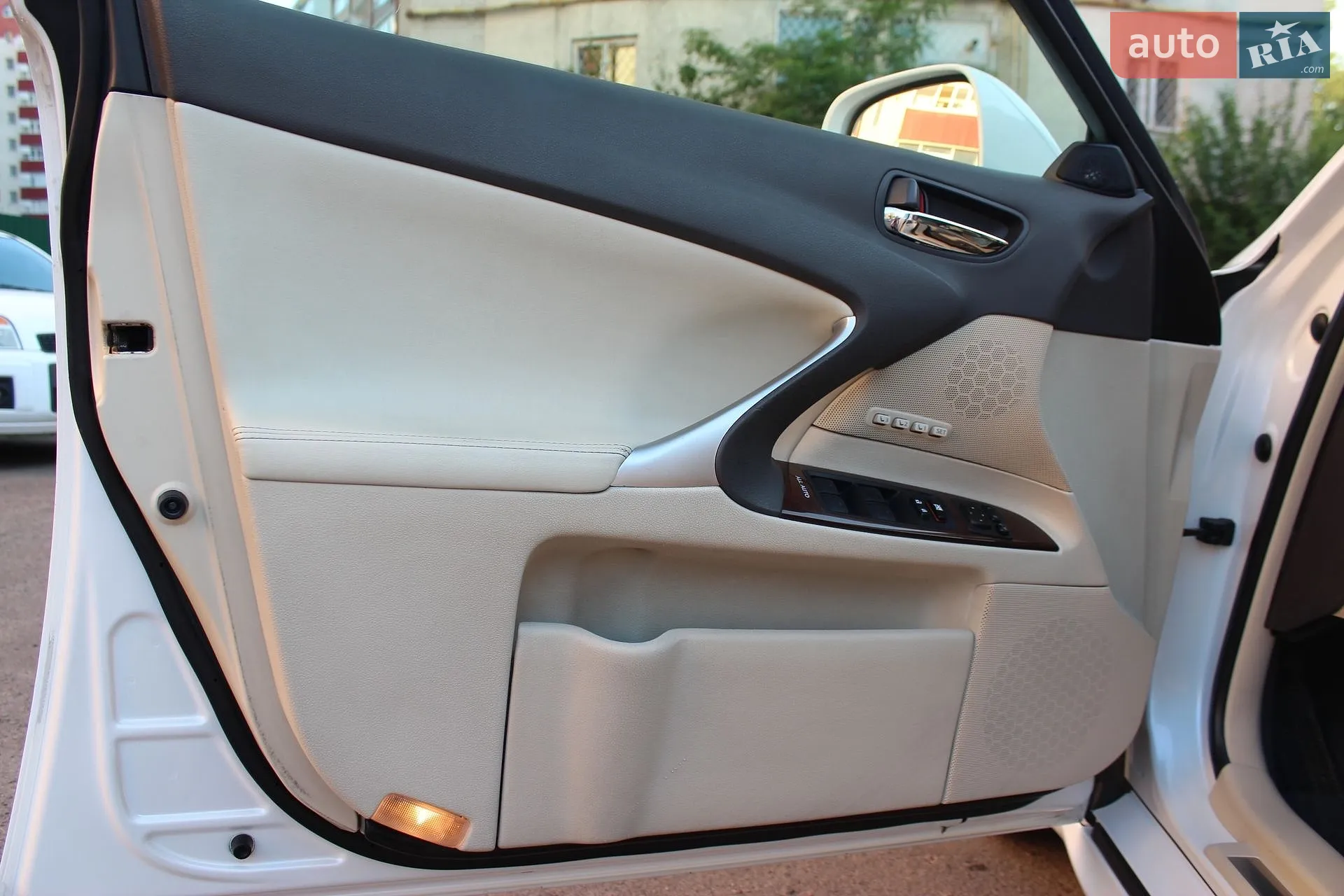 2010 Lexus IS - мініатюра 9