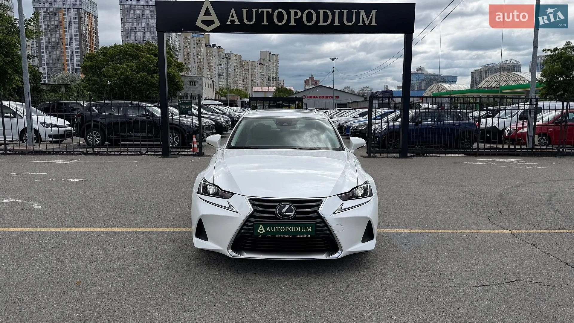 2018 Lexus IS - мініатюра 3