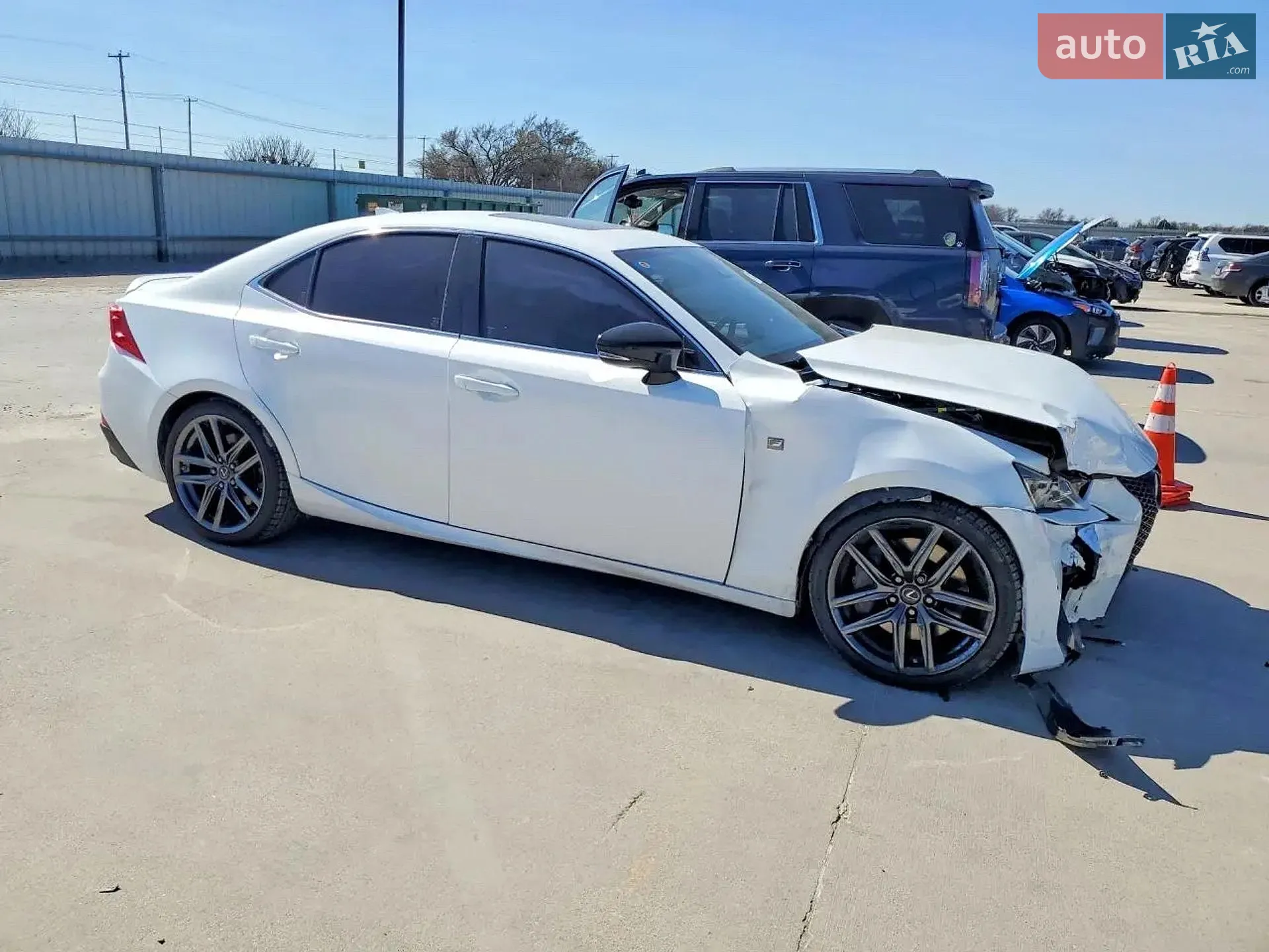 2019 Lexus IS - мініатюра 2