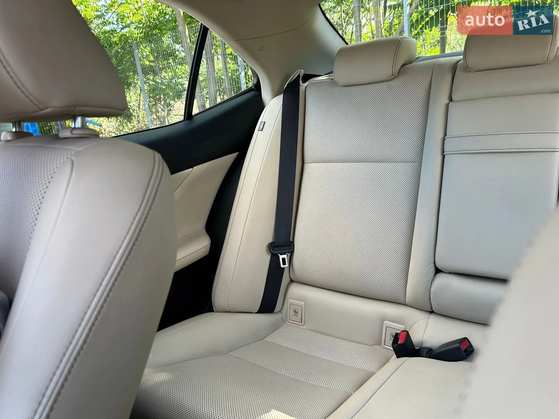 2013 Lexus IS - мініатюра 10