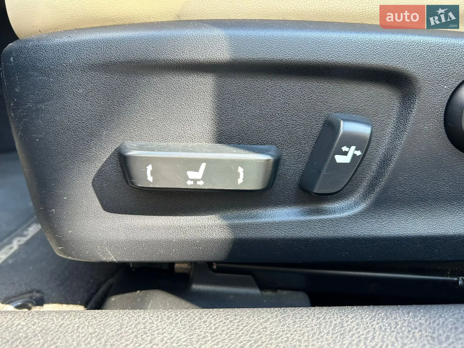 2013 Lexus IS - мініатюра 16