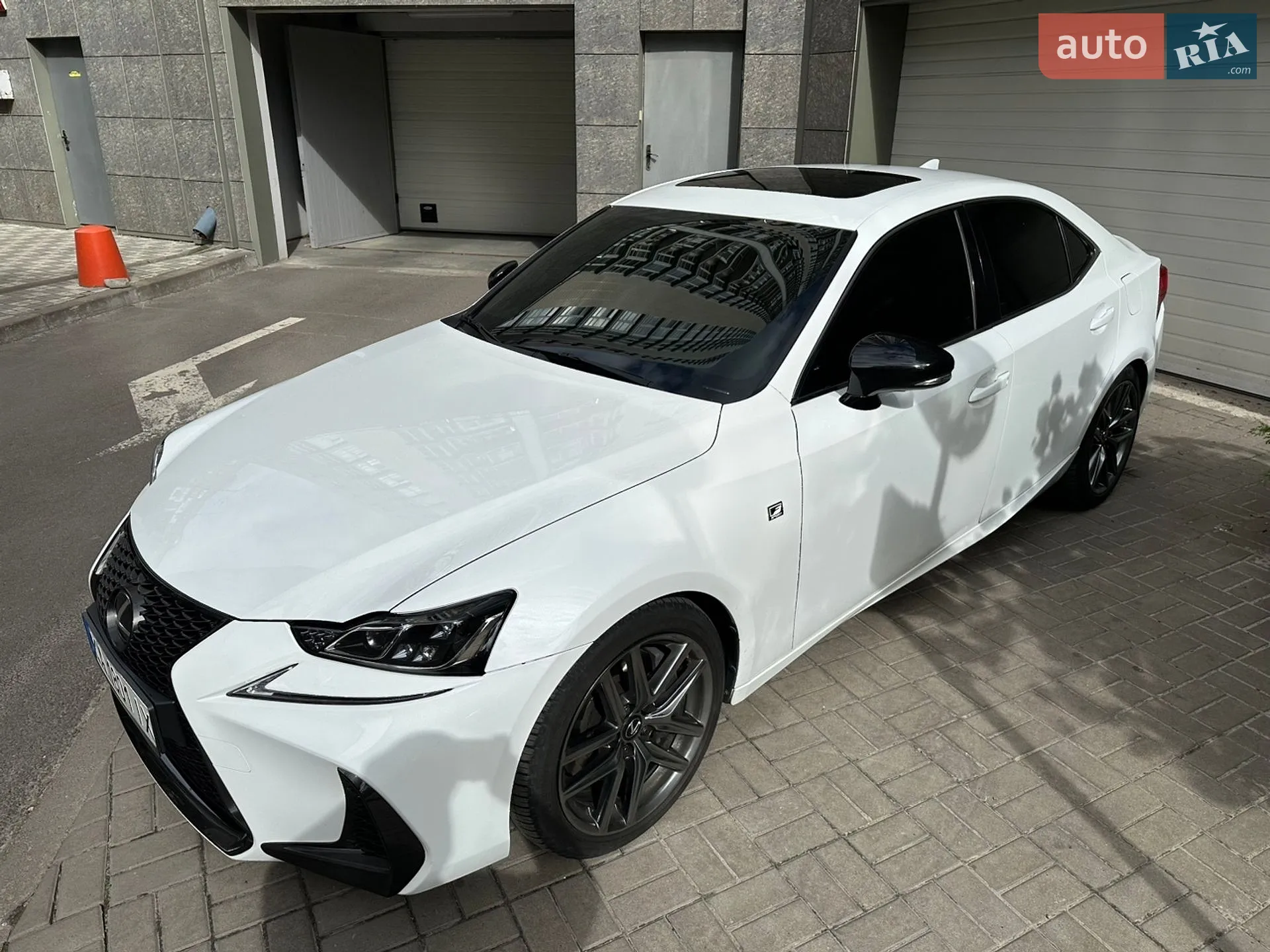 2015 Lexus IS - мініатюра 8