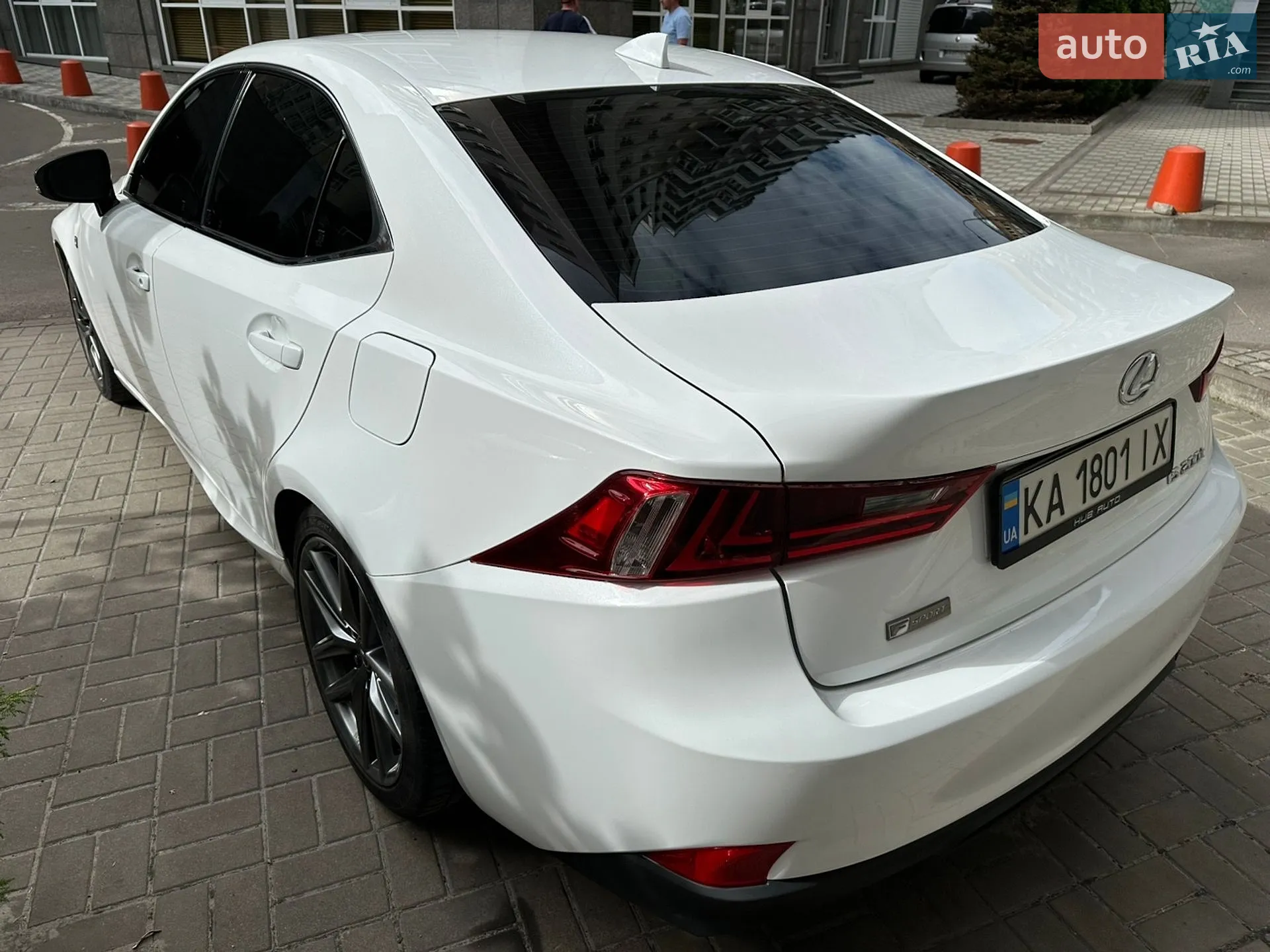 2015 Lexus IS - мініатюра 18