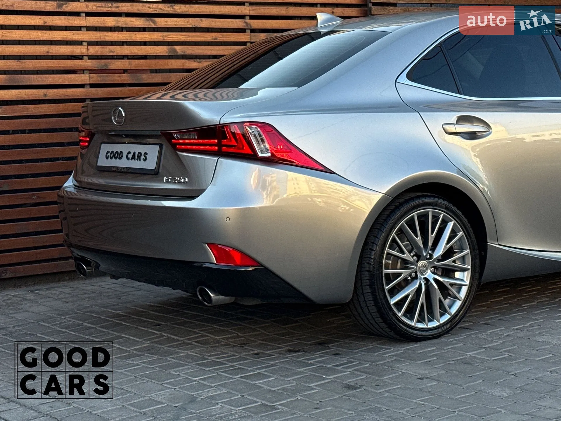 2015 Lexus IS - мініатюра 18