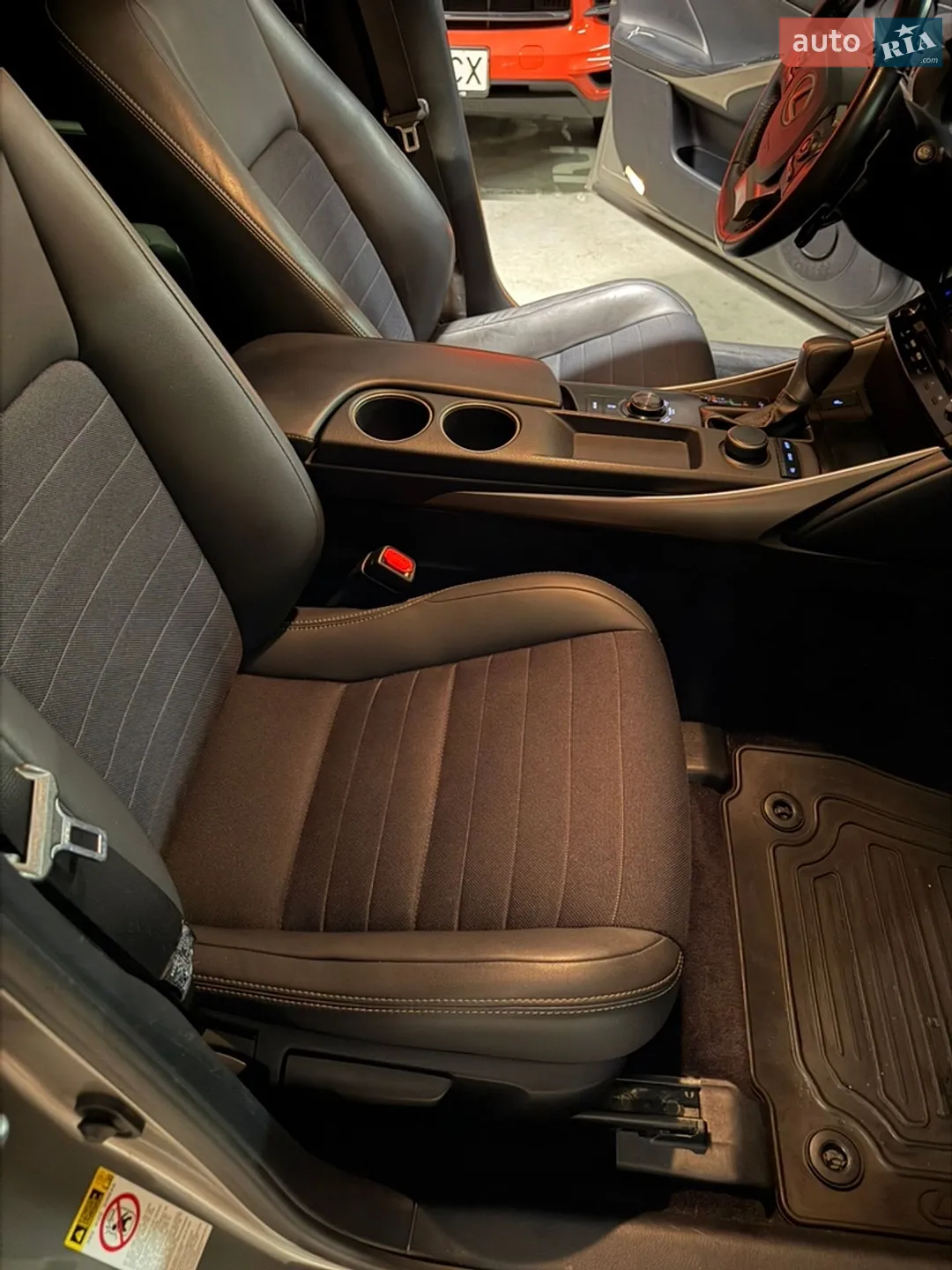 2013 Lexus IS - мініатюра 10