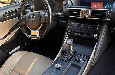 Седан Lexus IS 2017 в Измаиле