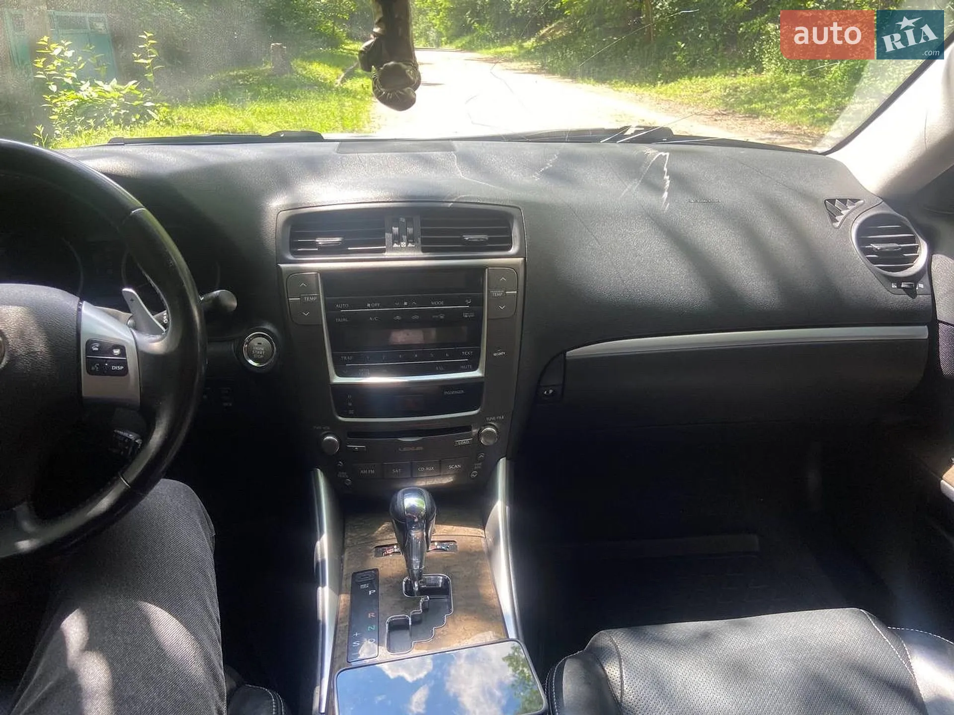 2011 Lexus IS - мініатюра 12