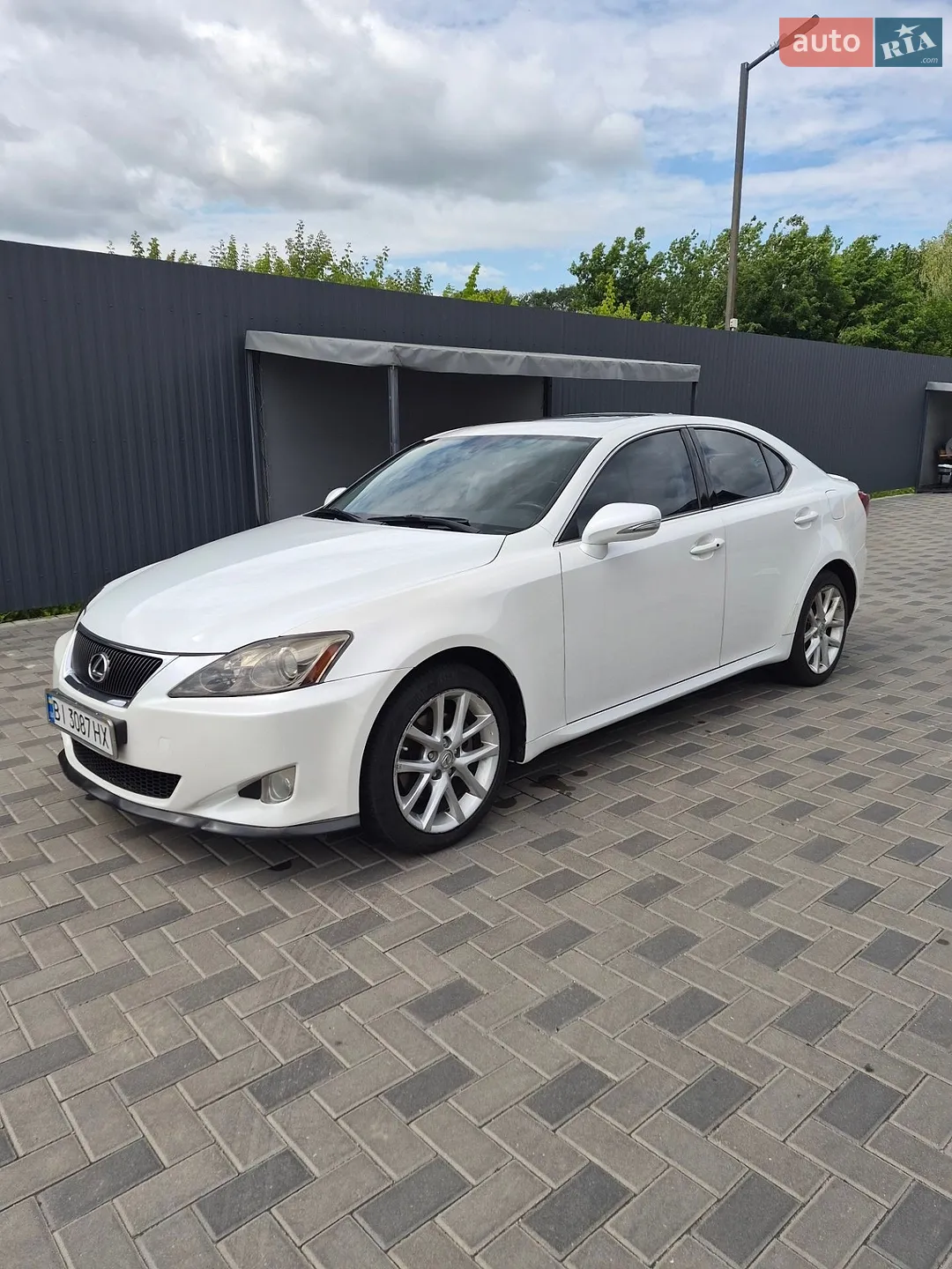 2011 Lexus IS - мініатюра 3