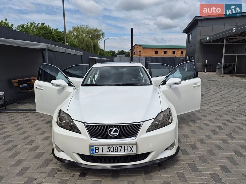 Седан Lexus IS 2011 в Полтаве фото 11 Седан Lexus IS 2011 в Полтаве