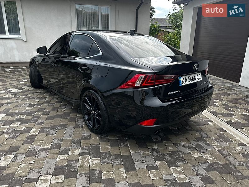 Седан Lexus IS 2014 в Миргороді