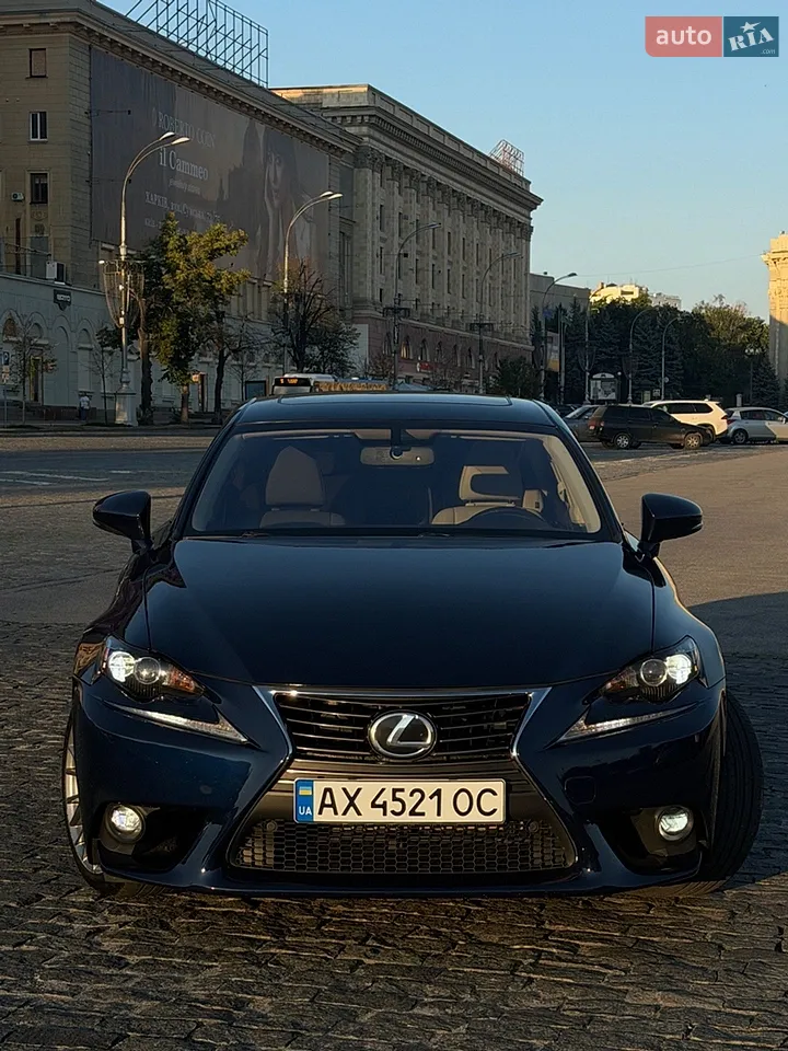 2015 Lexus IS - мініатюра 18