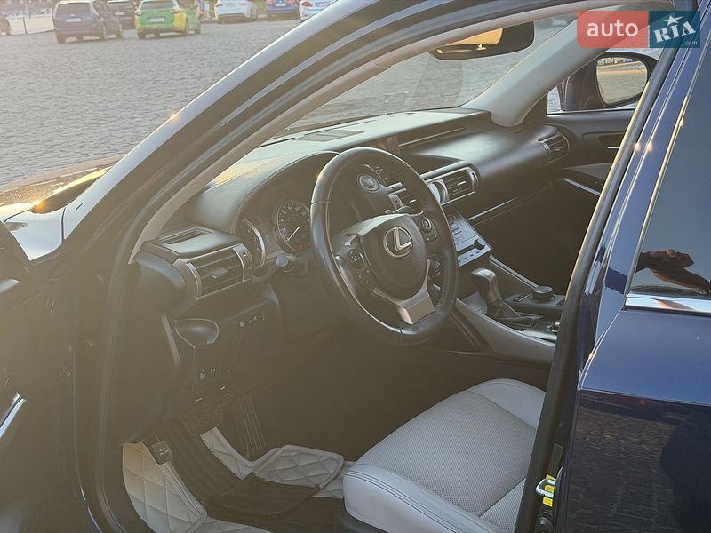 Седан Lexus IS 2014 в Харькове