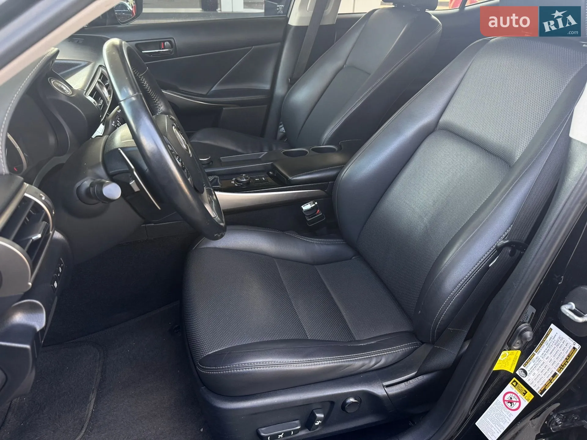 2013 Lexus IS - мініатюра 11