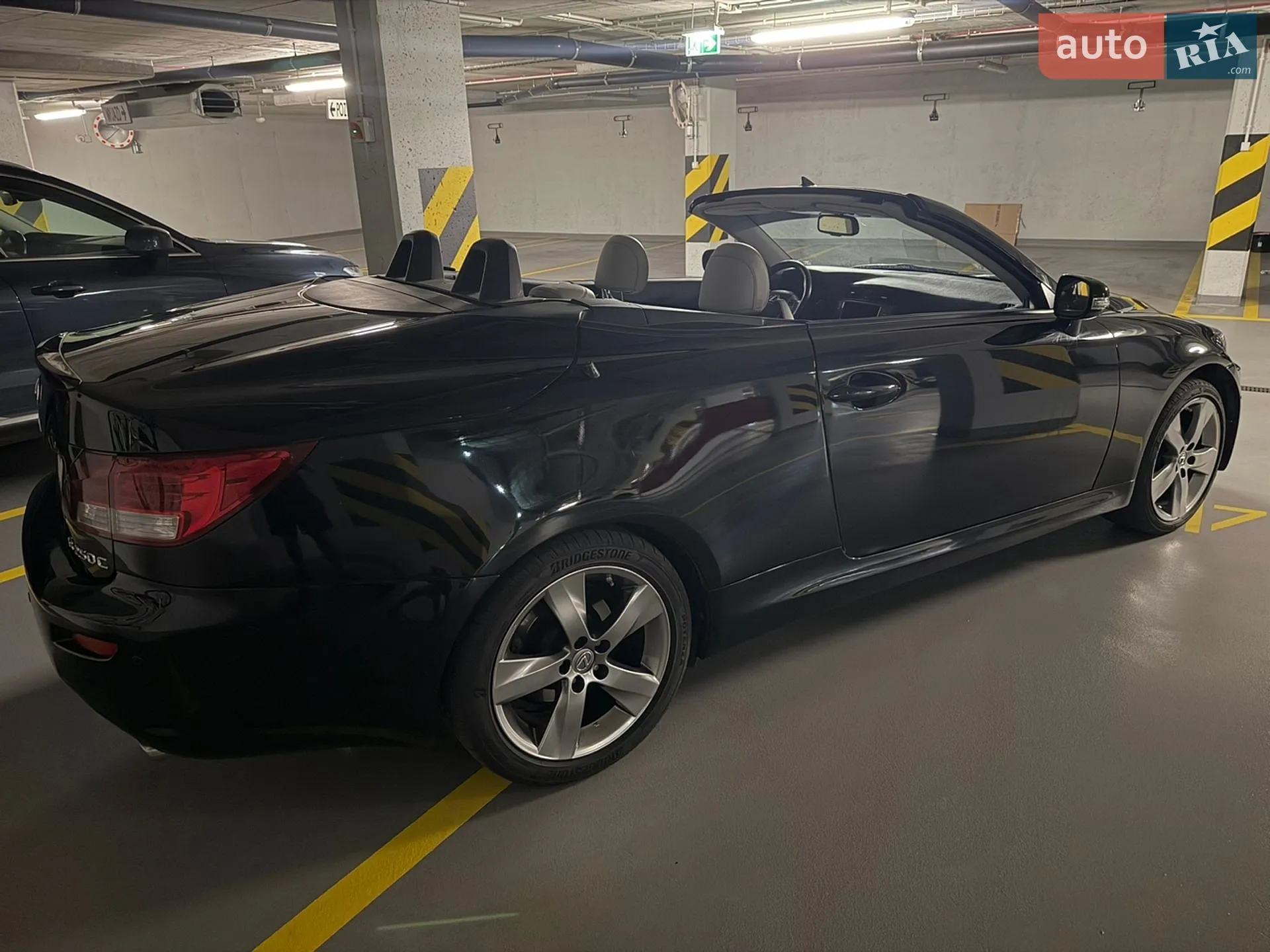 2011 Lexus IS - мініатюра 9
