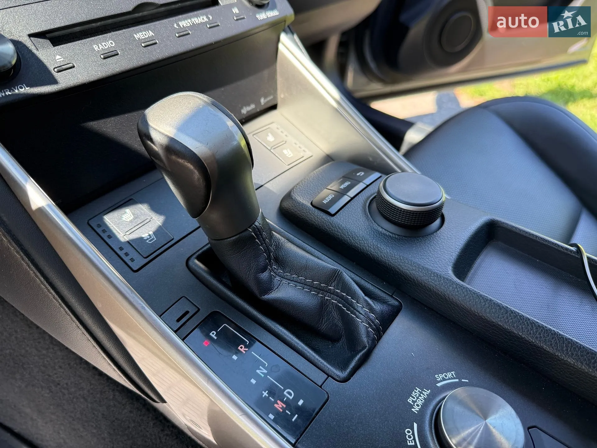 2014 Lexus IS - мініатюра 26