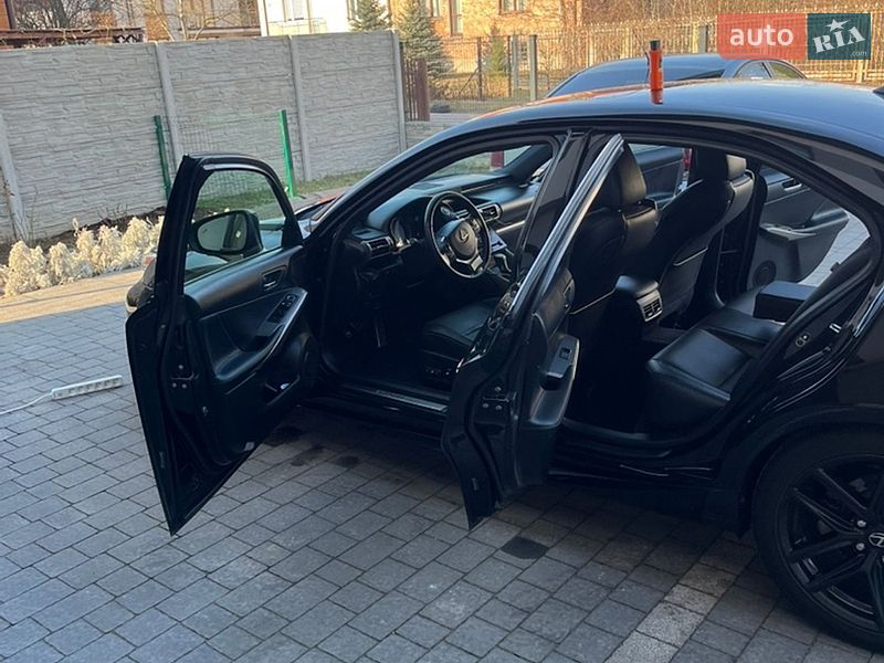 Седан Lexus IS 2014 в Киеве