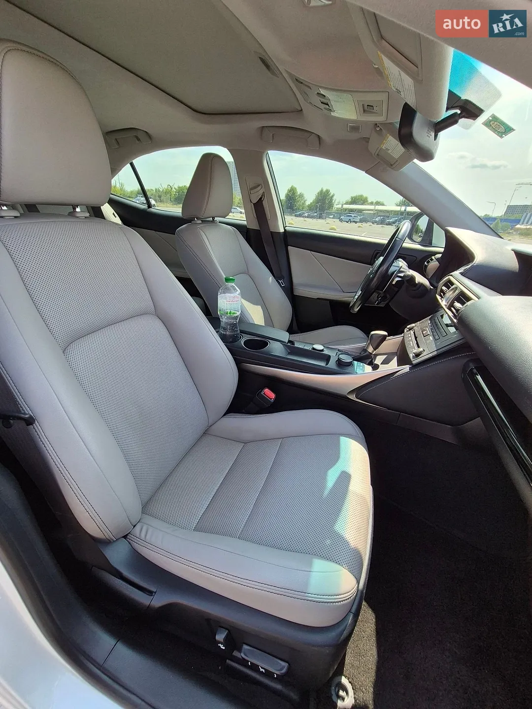 2015 Lexus IS - мініатюра 9