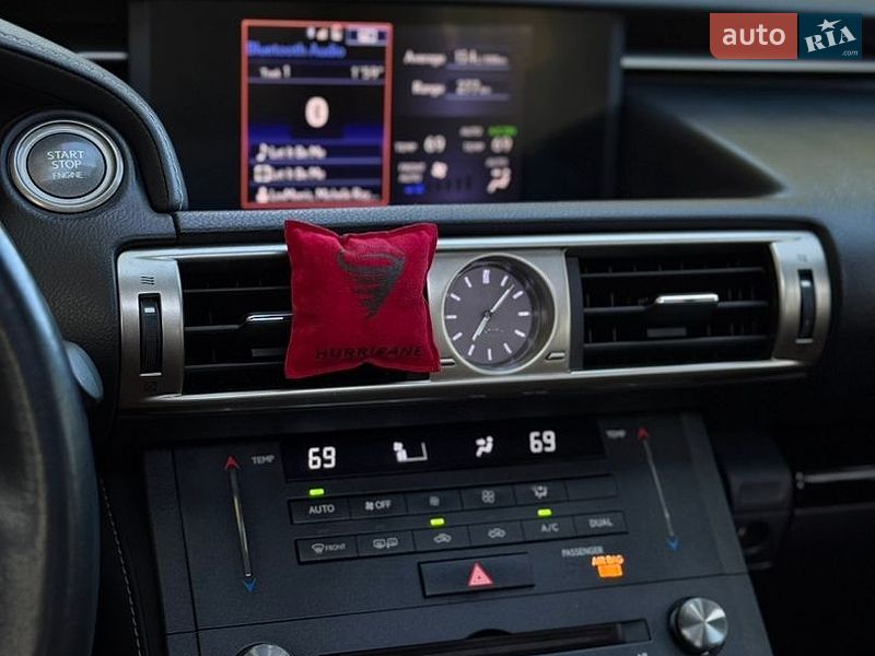 Седан Lexus IS 2014 в Одесі