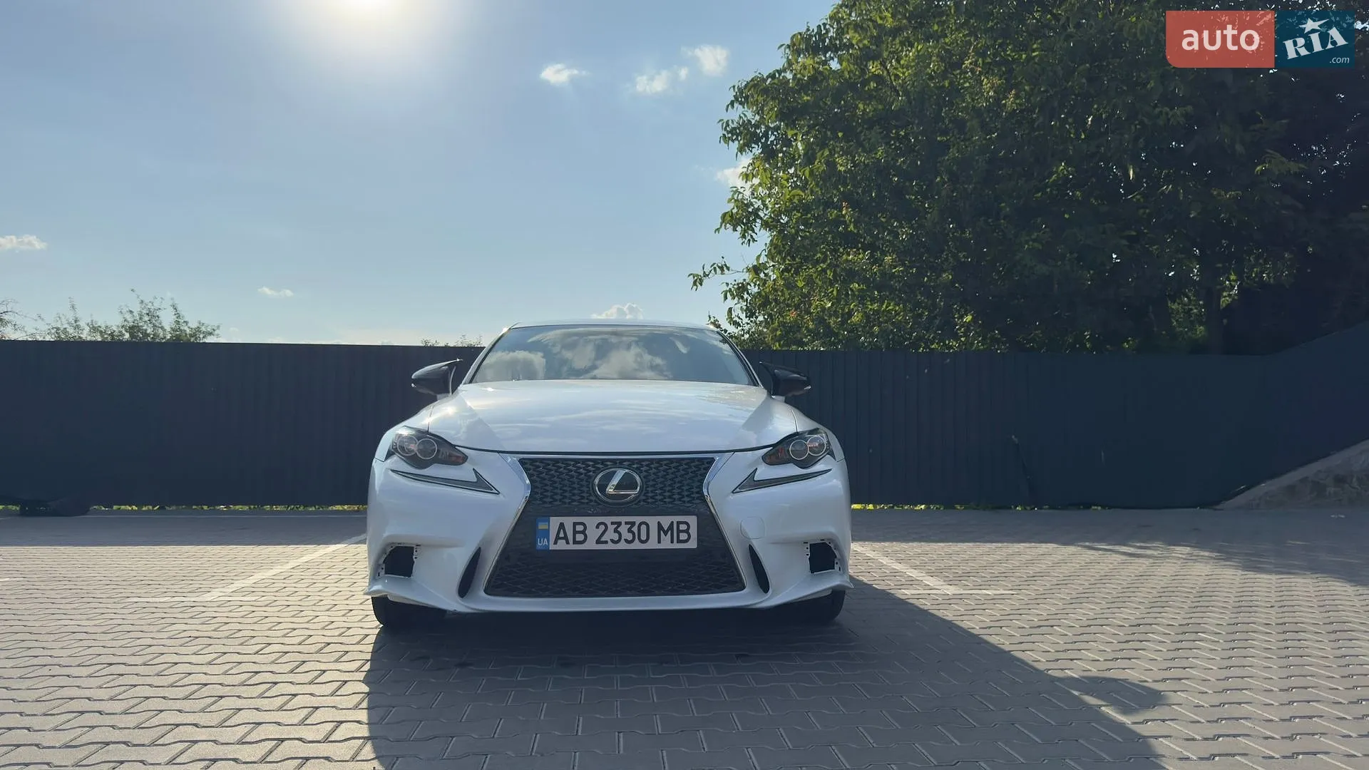 2016 Lexus IS - мініатюра 3
