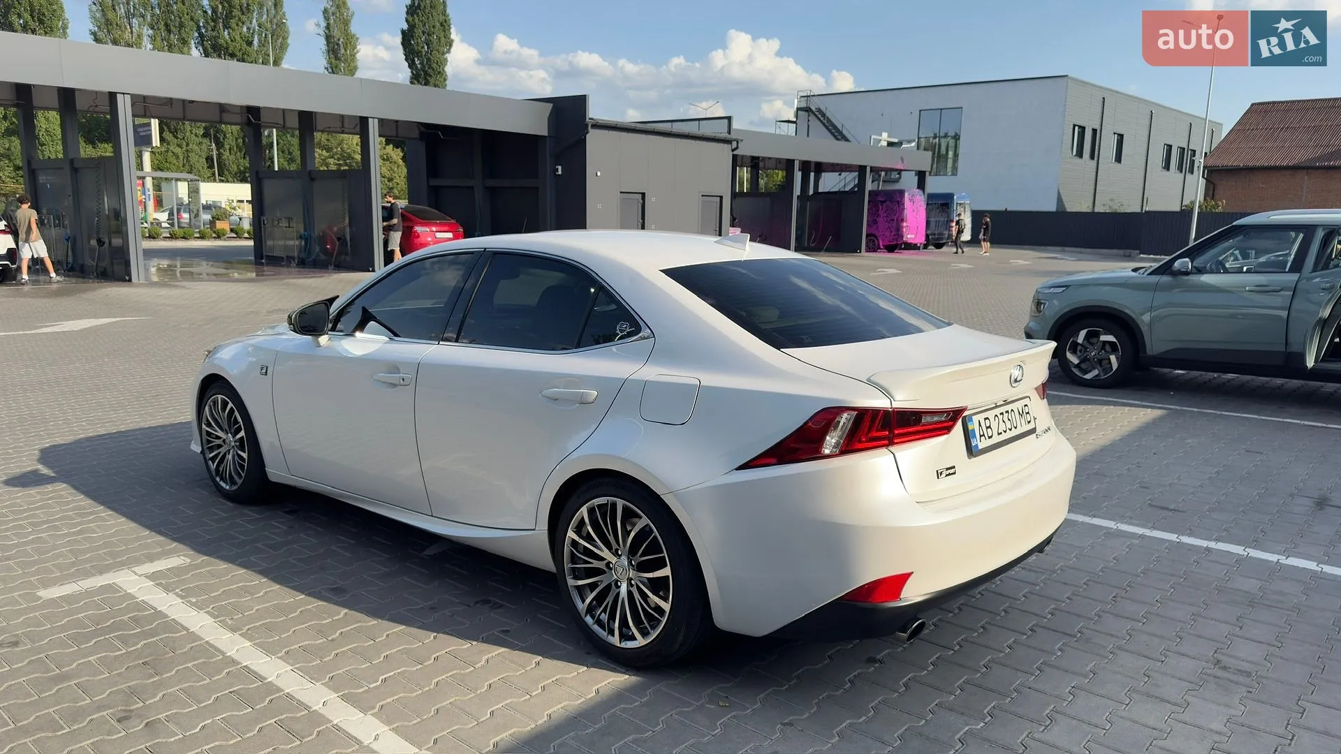 2016 Lexus IS - мініатюра 8