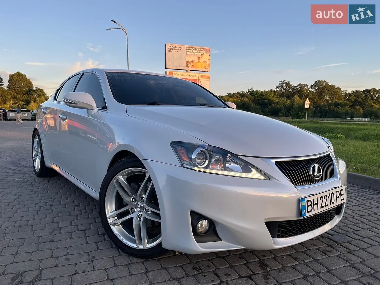 2011 Lexus IS - мініатюра 19