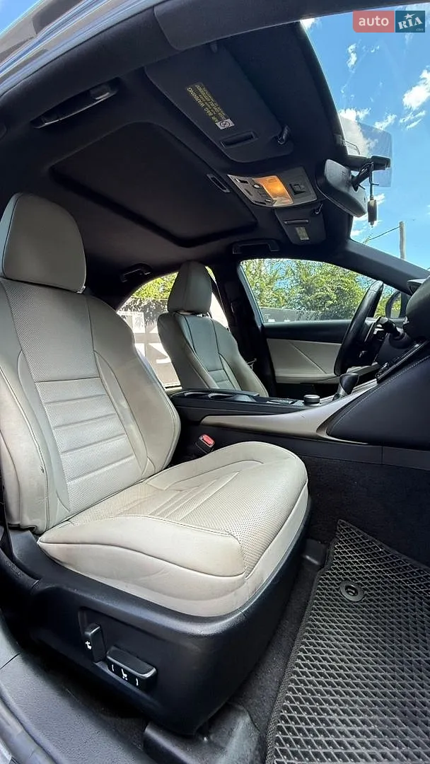 2013 Lexus IS - мініатюра 11