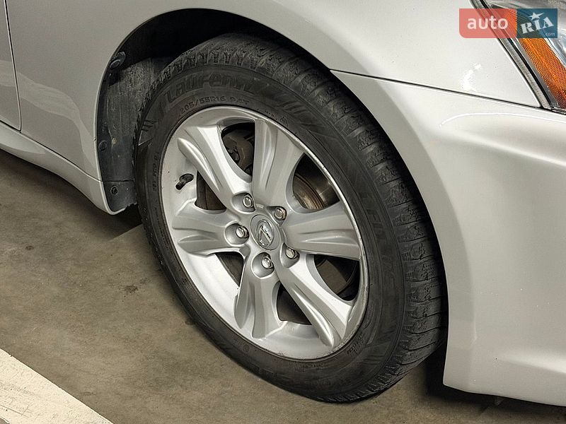 Седан Lexus IS 2009 в Львові