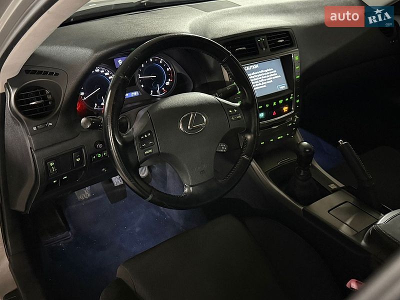 Седан Lexus IS 2009 в Львові